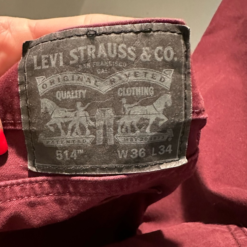 Levi’s 514 - Burgundy